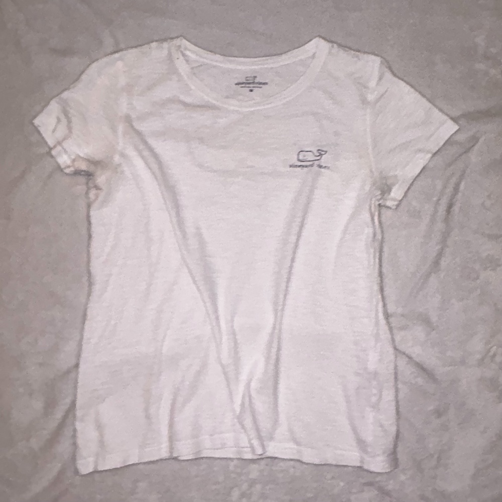 Vinyard Vines white tee